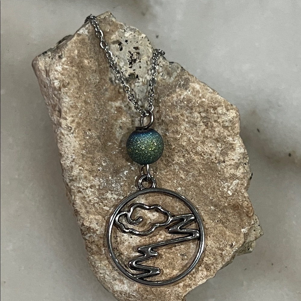 Cloud and Mountain Motif Necklace with Green Quartz Stone